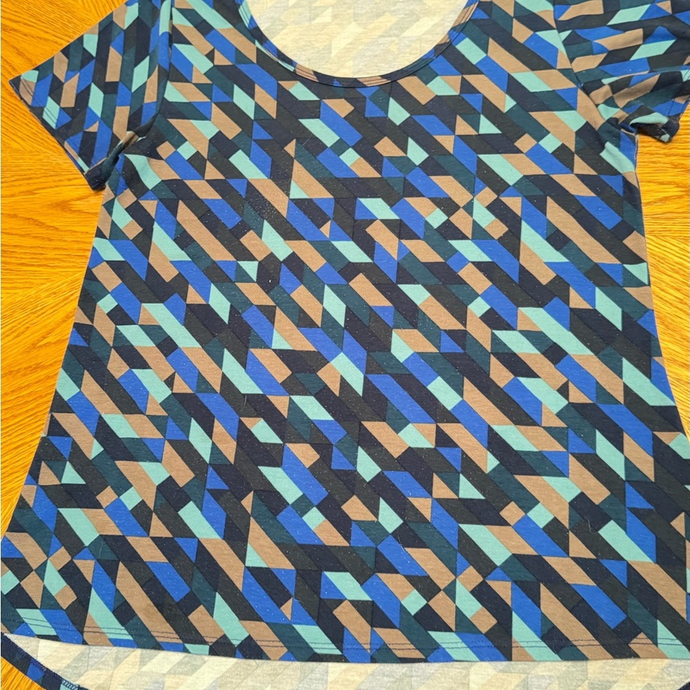 Lularoe Classic Tee Geometric Patterned Women's Top shirt